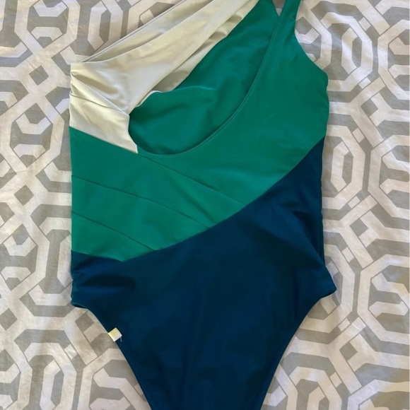 Summersalt Sidestroke 4 - Picture 2 of 5